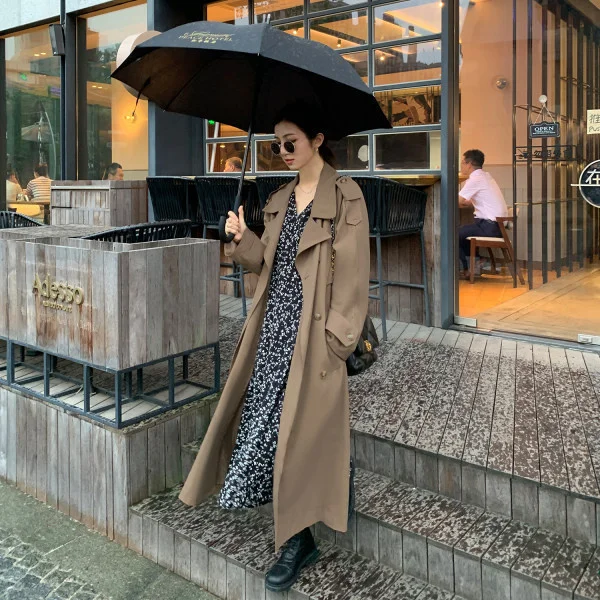 Юбка с V-образным вырезом и цветочным принтом осень 202 | Женская одежда