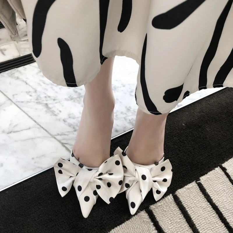 Туфли-лодочки женские Sumer черные на каблуке Котенок с бантом острым носком