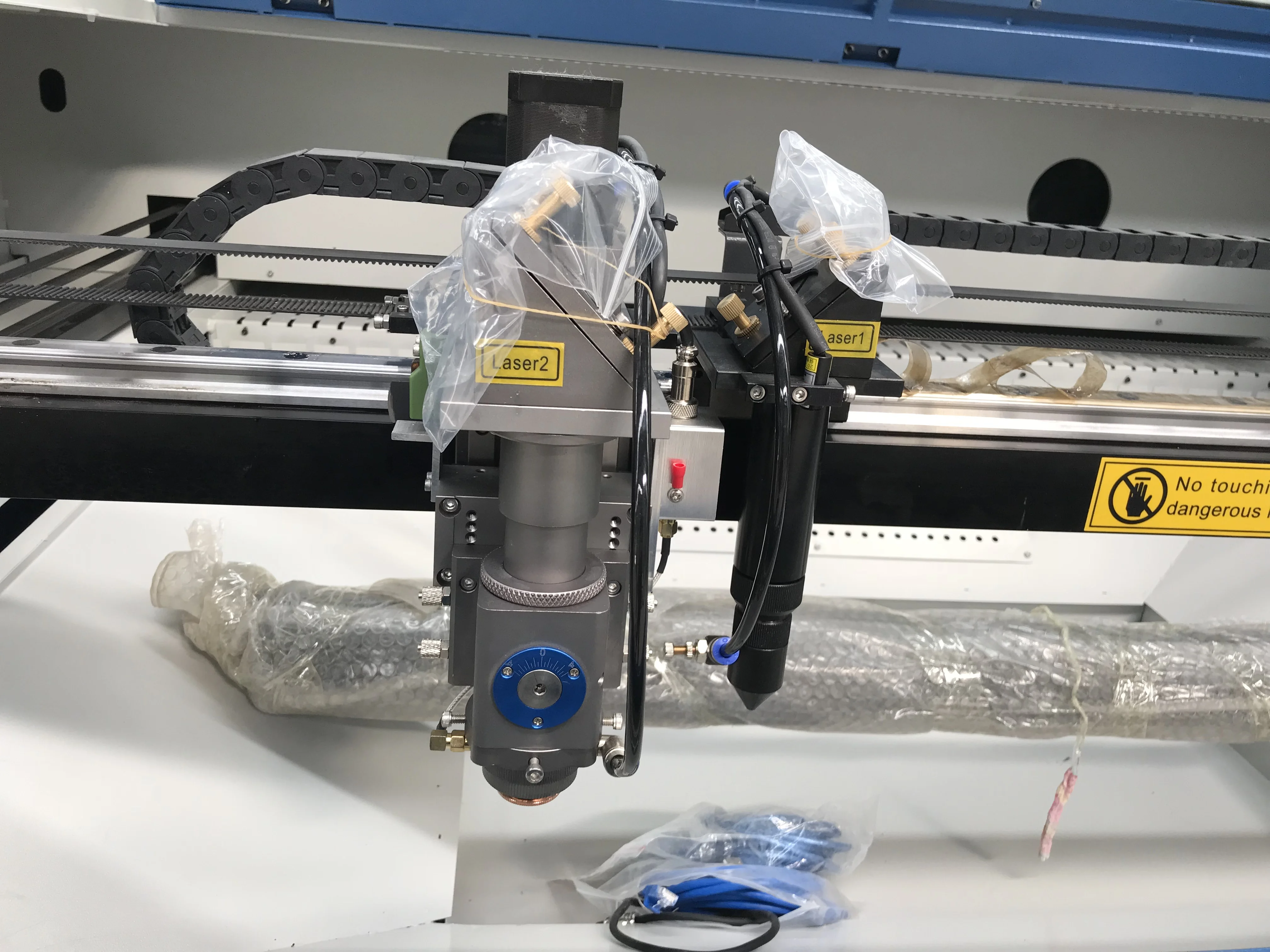 Лазерный гравировальный станок Co2 с двумя головками для акрила 1390 лазерный