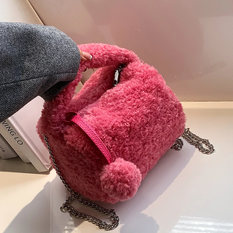 

Mini Hairball Design Plush Faux Fur Lambswool Tote Bag 2021 Winter Women's Handbag Bucket Crossbody Shoulder Bag Short Handle