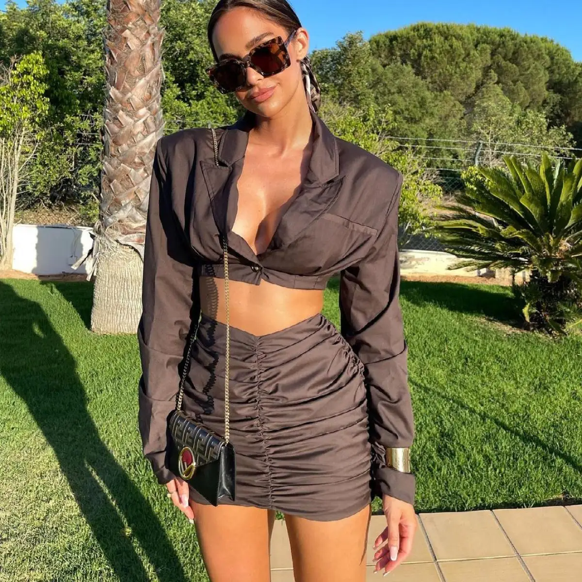 

2021 New Sexy Summer Sets Women Crop Top Shirt Mini Skirt Two Piece Skirt Set Sexy Pleated Hip Skirt Suit