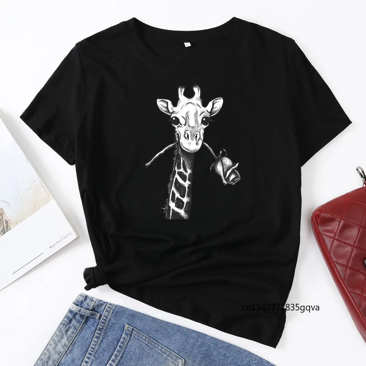 

Giraffe with Rose In Mouth Woman T-Shirt Short Sleeve T-Shirts Summer Tops for Women Graphic Tee Female Shirt Clothes