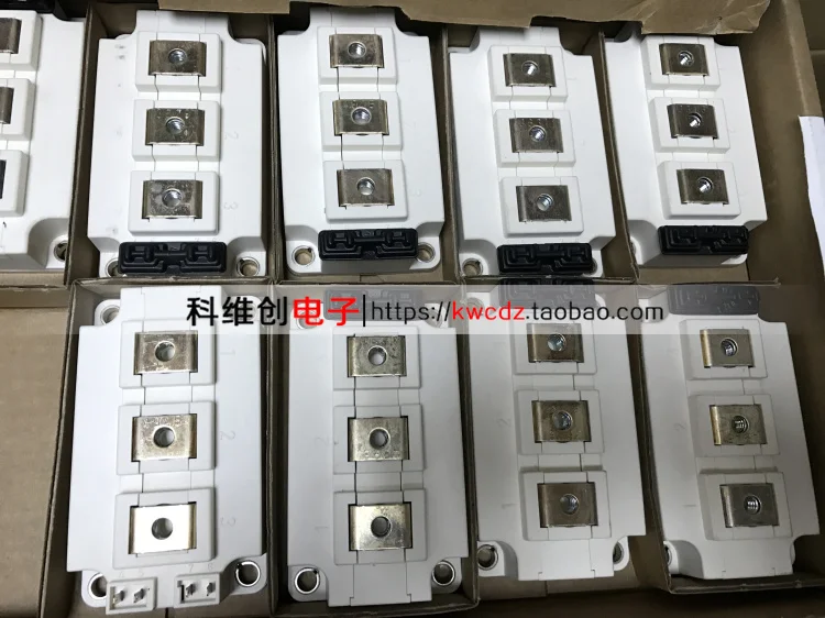 

FF300R12KS4 FF450R12KT4 FF200R12KS4 KT3 17KE3 4 1piece Original