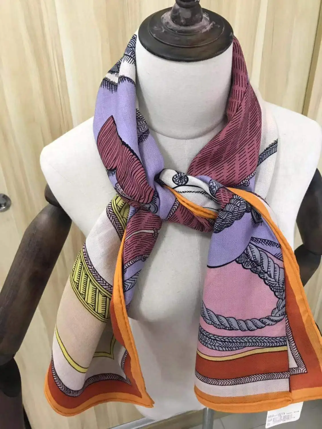 2020 new arrival autumn spring classic design 140*140 cm animal scarf 65% cashmere 35% silk scarf wrap for women lady girl
