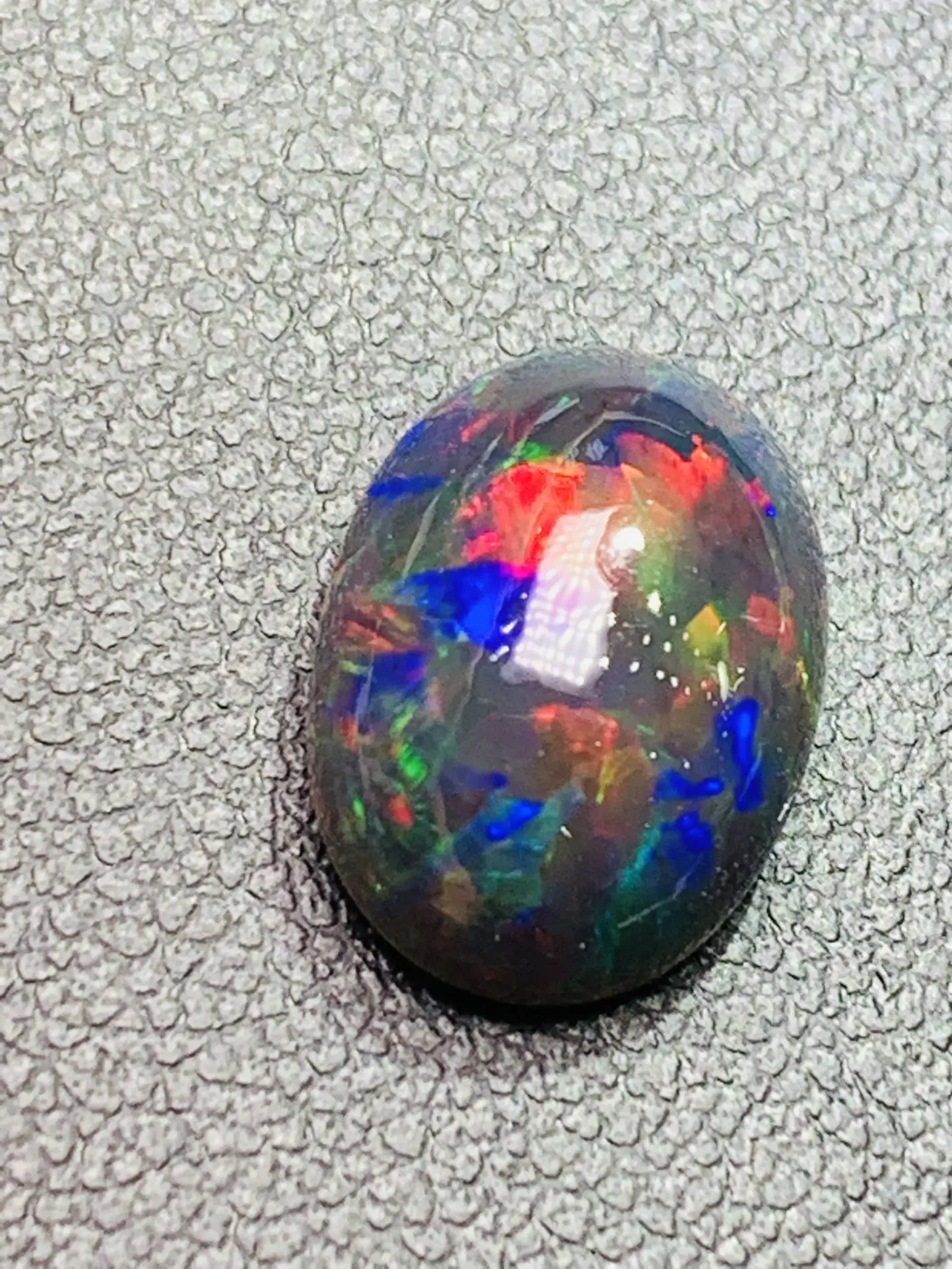 Pure natural opal 4 carats Can be inlaid with rings or pendants Colorful colors Round shape piedras preciosas joyeria jewelry