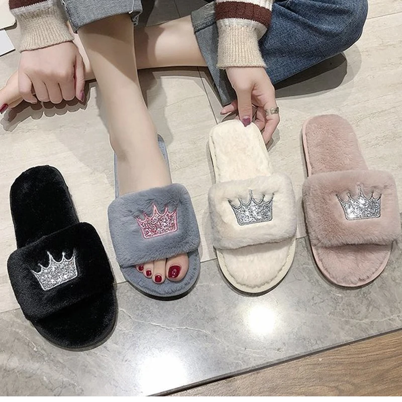 

Women Faux Fur Slippers Winter Plush Warm Flat Indoor Shoes Female Fashion Crown Pattern Home Fluffy Slippers Slides Cozy Shoes