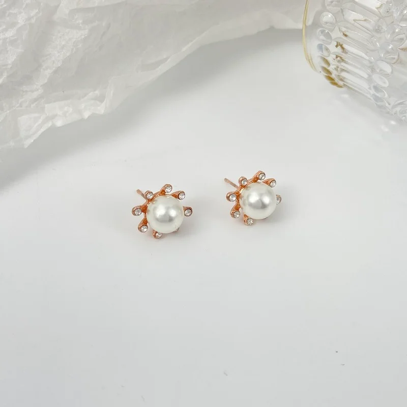 

Cute Pearl Rhinestone Stud Earrings for Women Piercing Jewelry Crystal Zircon Ear Ring Korean Fashion Wedding Party Accessories