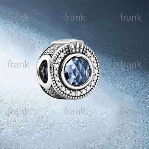 

799058C01 Signature Sparkling Blue Crown O Charm