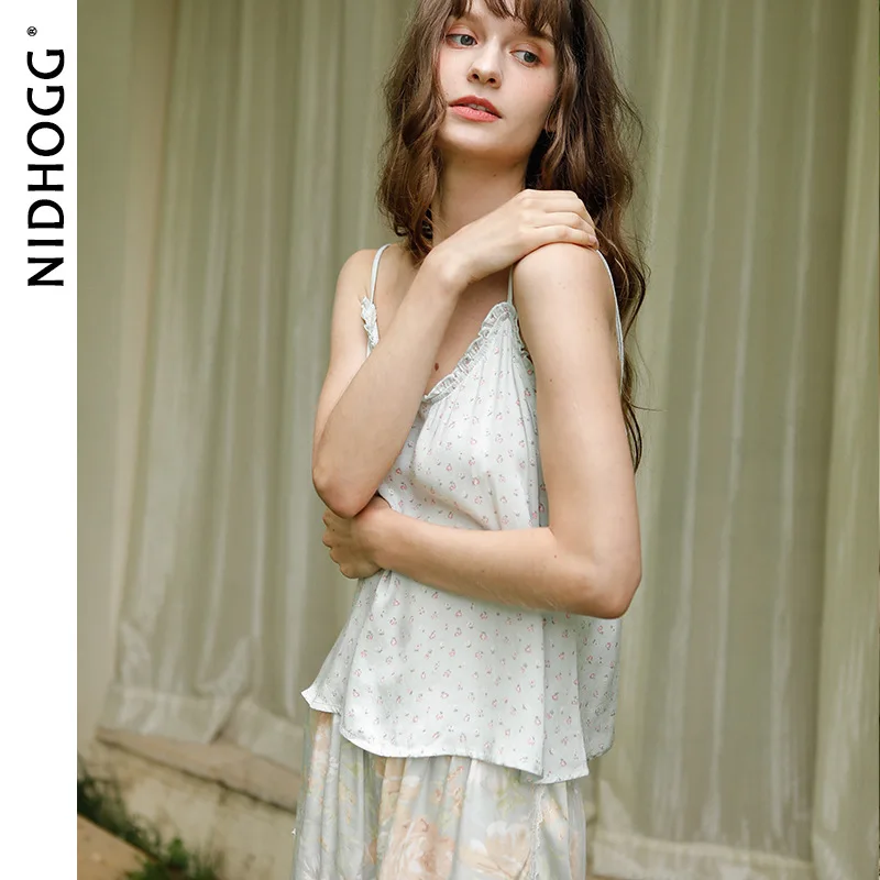 Пижама женская из 2 предметов атласная на тонких бретельках с принтом