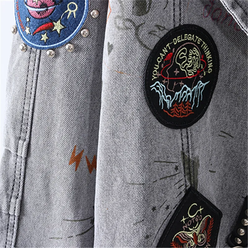 

Streetwear Women Jeans Jacket Zipper Short Coat Fashion Rivet Embroidery Denim Jacket Female Lapel Long Sleeve Loose Jeans Coat