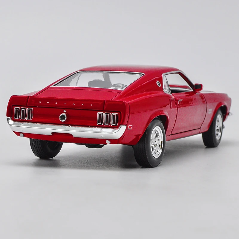 Автомобильный спортивный автомобиль Welly модель из металла с отображением литья