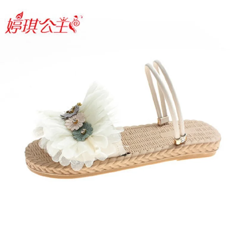 

Ladies Casual Beach Slippers Elegant Flower Flat Bottom Comfortable Light Summer New Style Slippers Large Size 35-40.