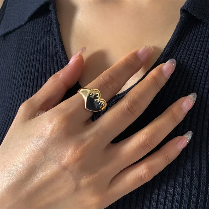 

Punk Serpentine Distortion Heart Flame Rings Retro Street Shot Vacation Rings for Women Girls Jewelry Gifts