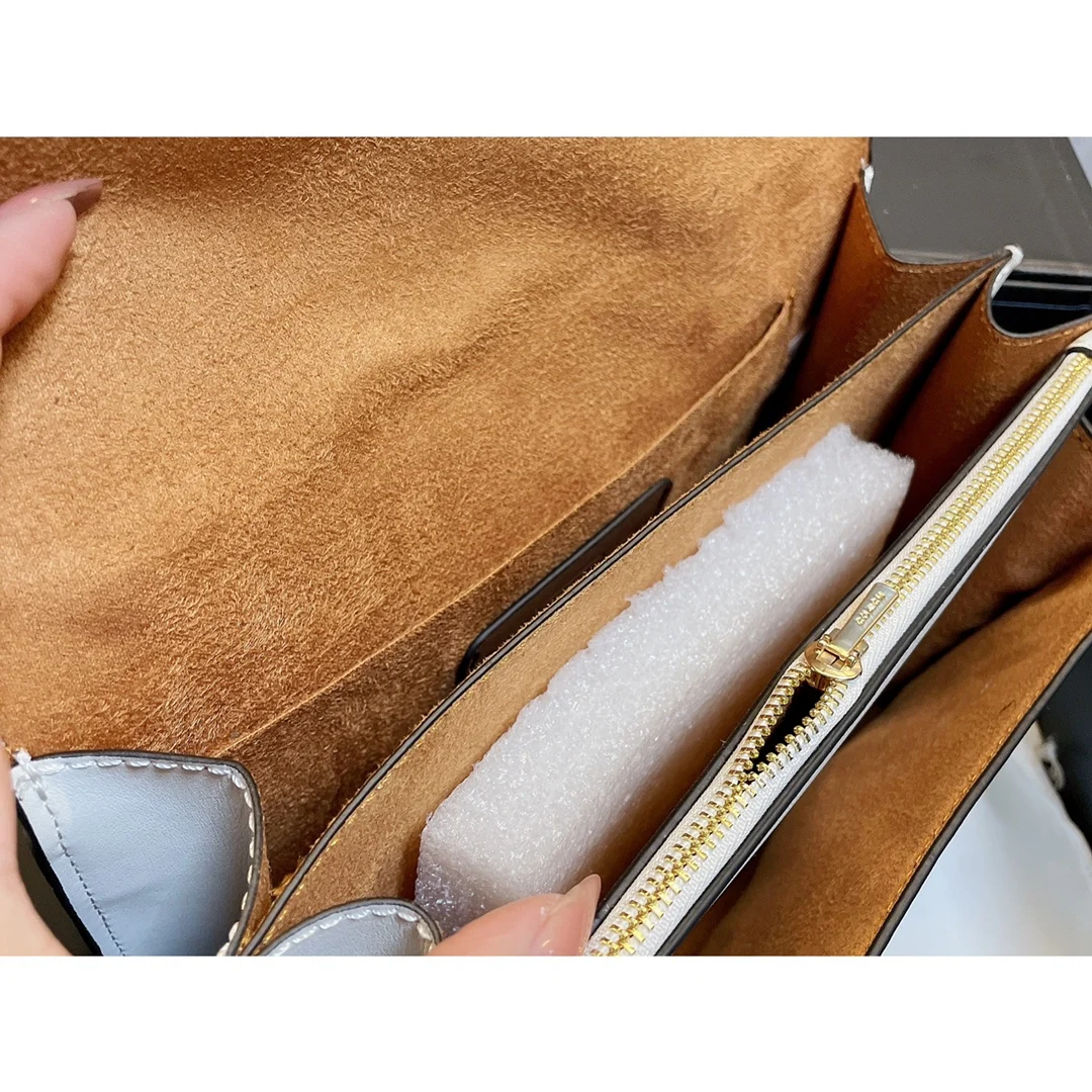 

Women's Handbags
