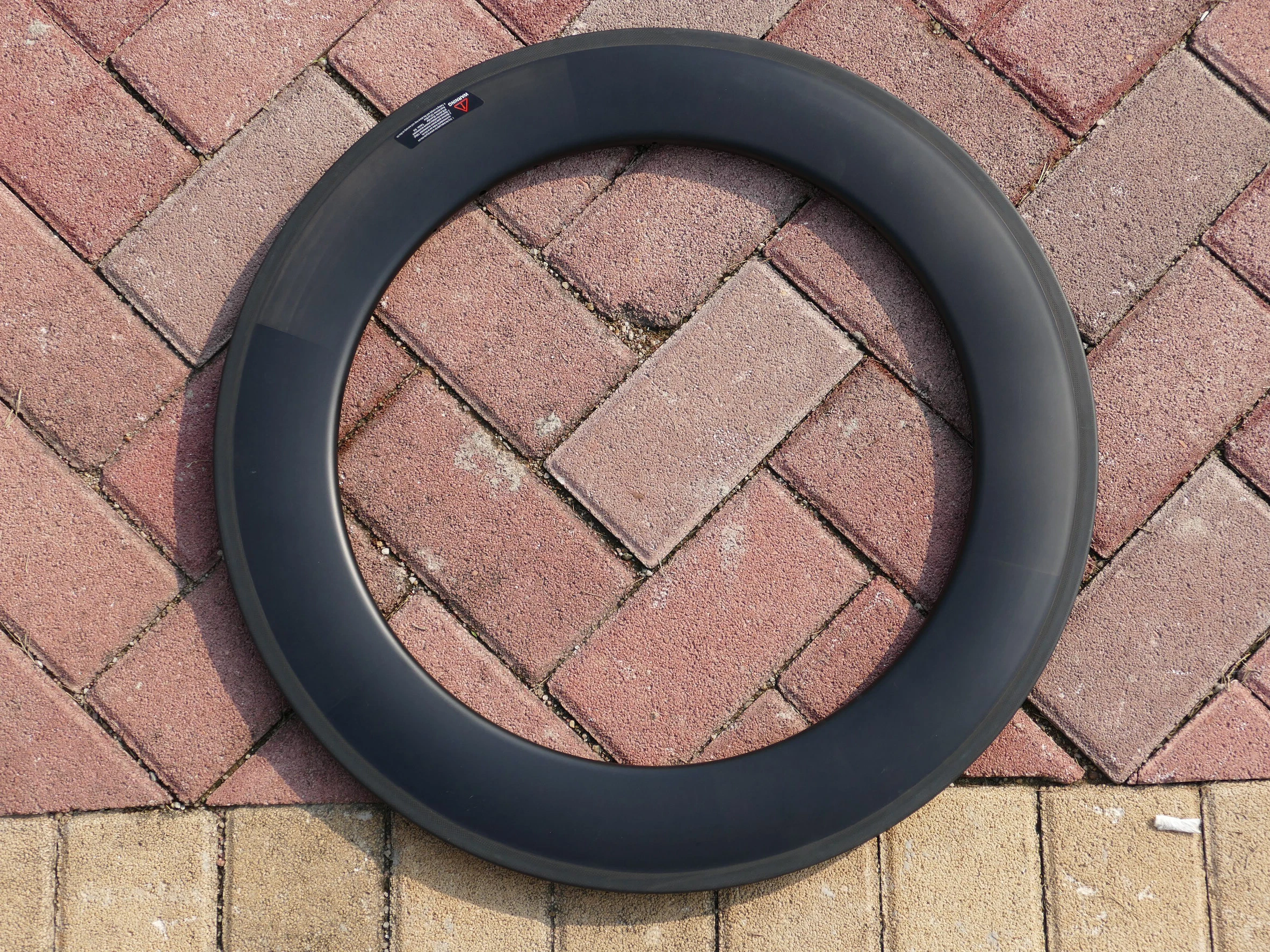 В комплект входит 1 пара ободов полностью карбоновые колеса для дорожного