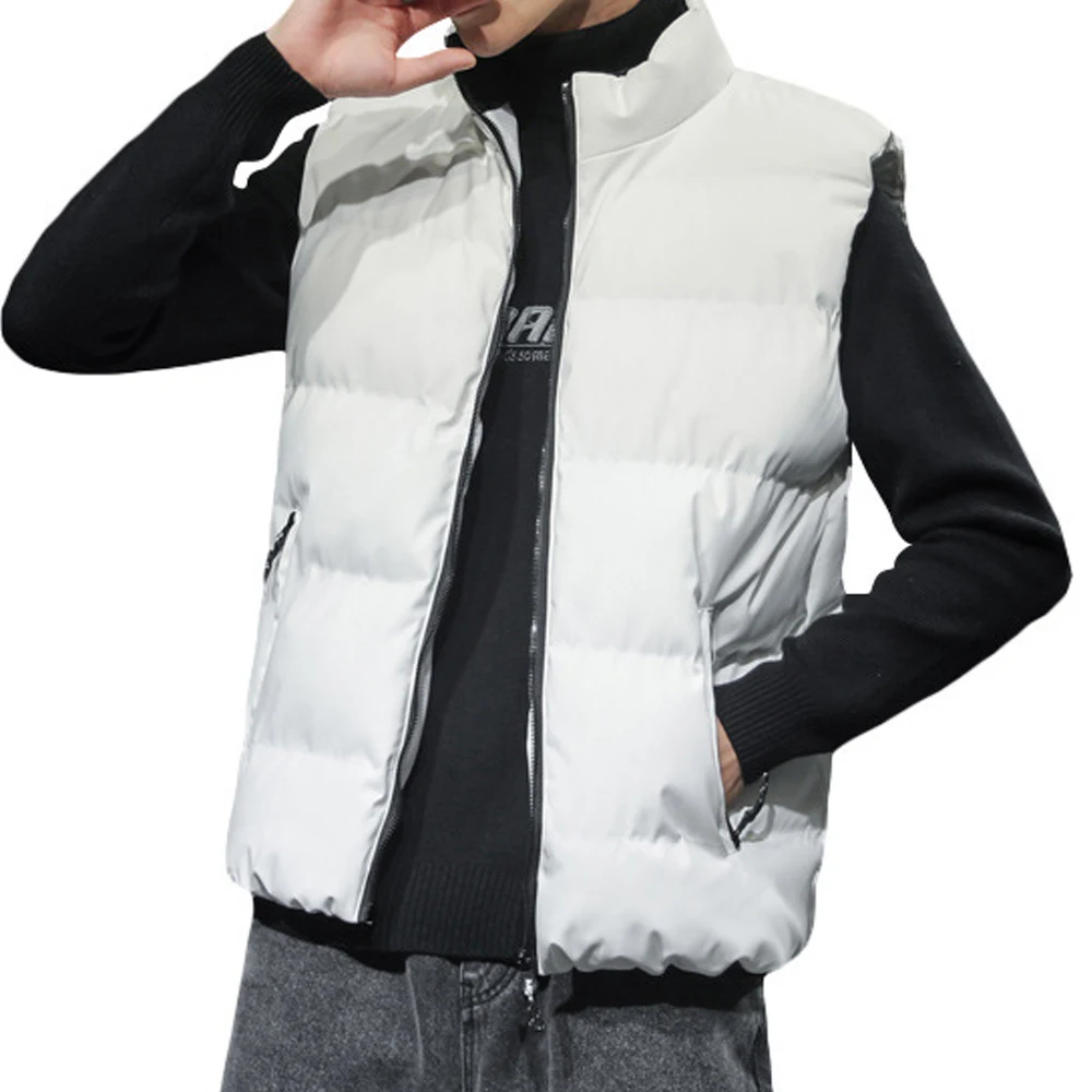 Жилет мужской с хлопковой подкладкой белый без рукавов воротником-стойкой