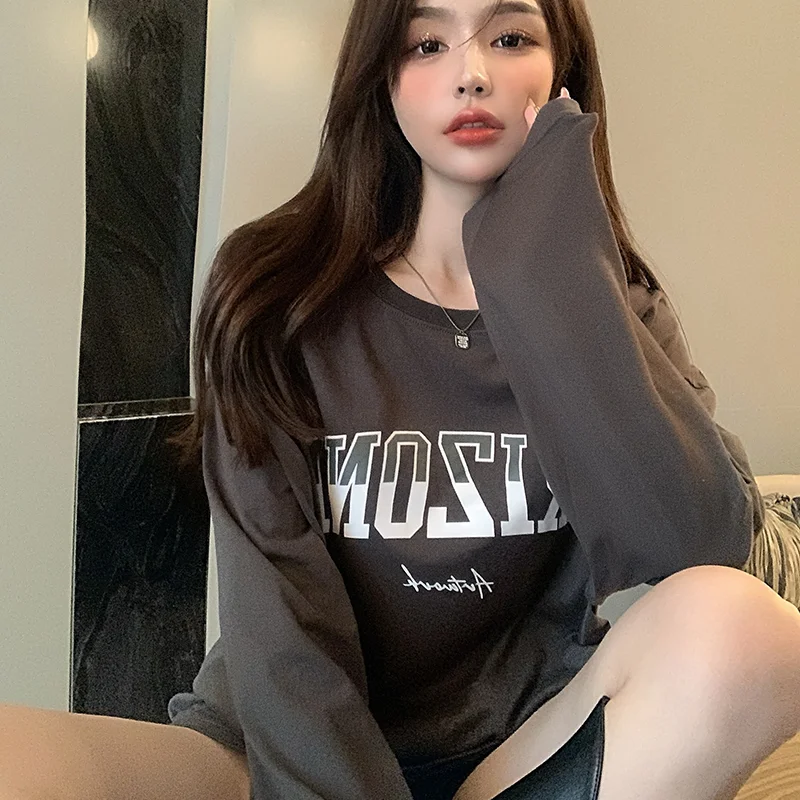 

Женская футболка с круглым вырезом, длинным рукавом и принтом букв