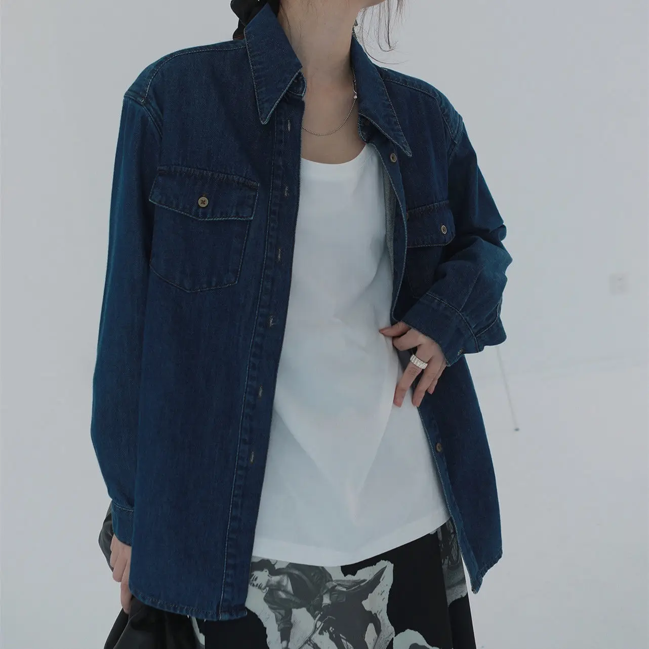 Блузка женская джинсовая темно-синяя свободная рубашка из денима | Женская