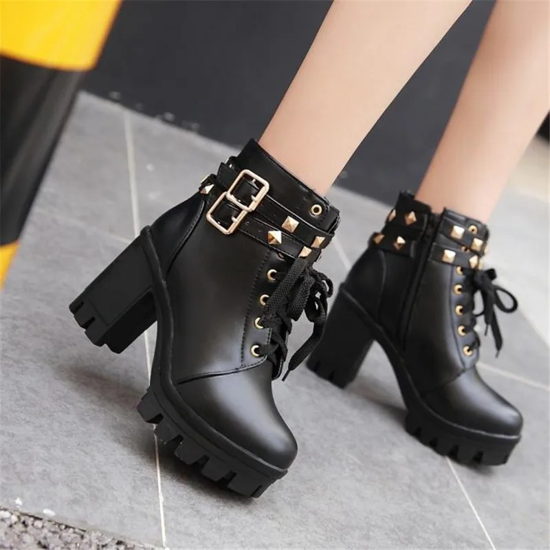Женские ботинки Уличная обувь из мягкой кожи мотоциклетные уличные высокие в