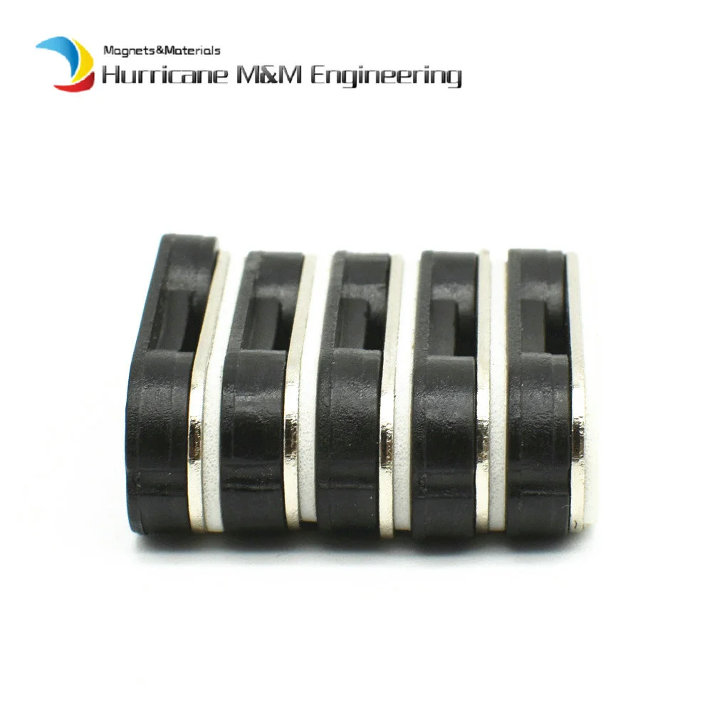 Магнитный значок неодимовые постоянные магниты не причиняющие вреда одежде