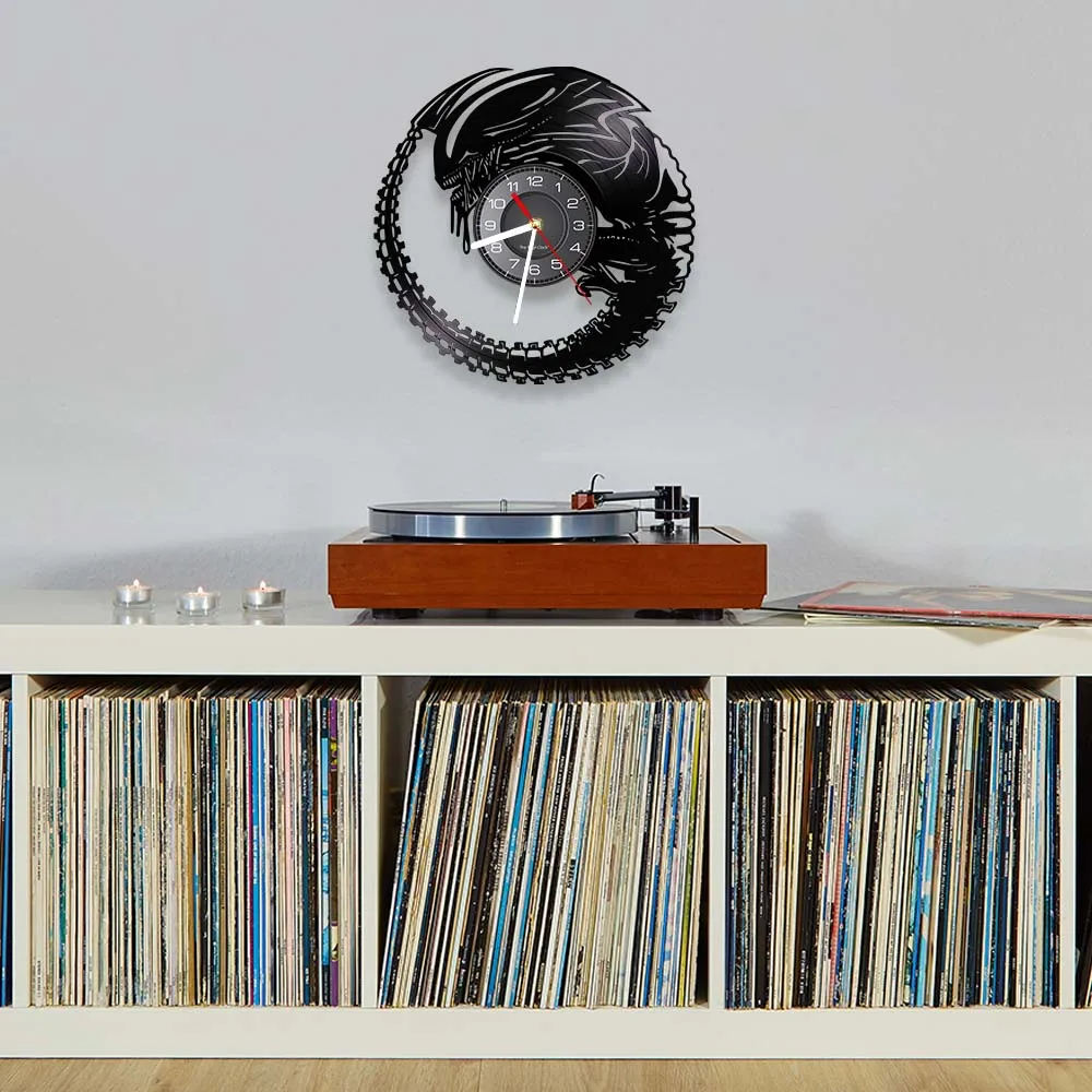 Intelligent Beings Alien Horror Xenomorph Baby Vinyl Record Wall Clock Extra-terrestrial Facehugger Modern Silent Watch | Дом и сад