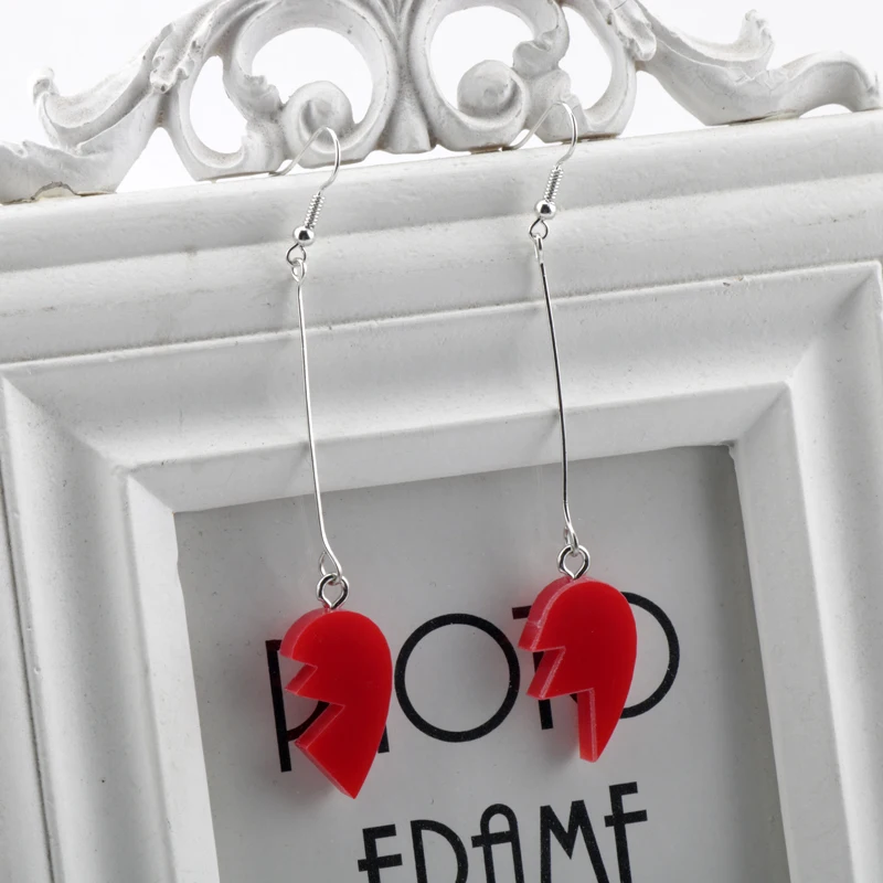 

Join Heart Pendant Earring JeanPierrePolnareff Theme Women Earrings Cartoon Jojos Alloy Metal Earring Jewelry Party Trinket