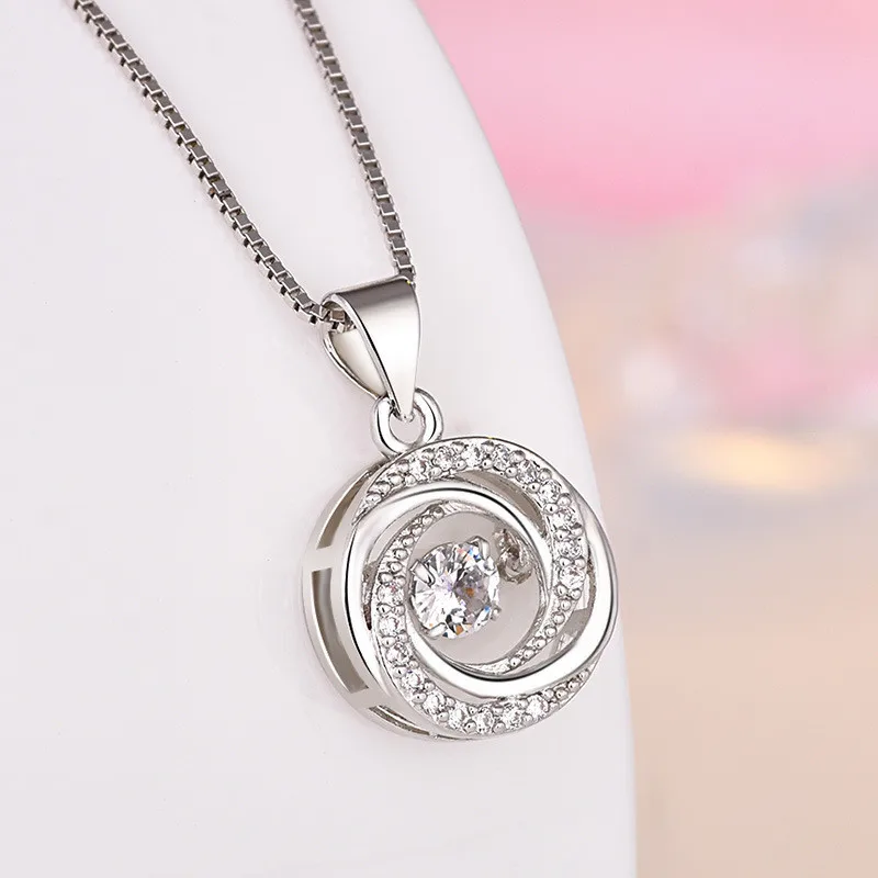 

Women's Creative Rotating Round Inlaid AAA Zircon Pendant Clavicle Chain Necklace Ladies Fashion Jewelry NL0800