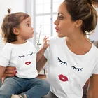 Ресницы, с принтом в виде красных губ, женские и детские футболки забавные одинаковые комплекты одежды для всей семьи летняя одежда для мамы и дочки, Повседневная футболка