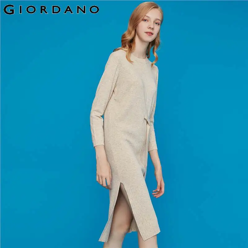 Женское трикотажное платье Giordano однотонное с поясом длинными рукавами и круглым