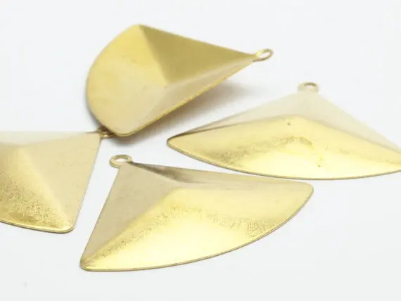 

5 Raw Brass trigonum Charms (29x35mm) Bs 1347