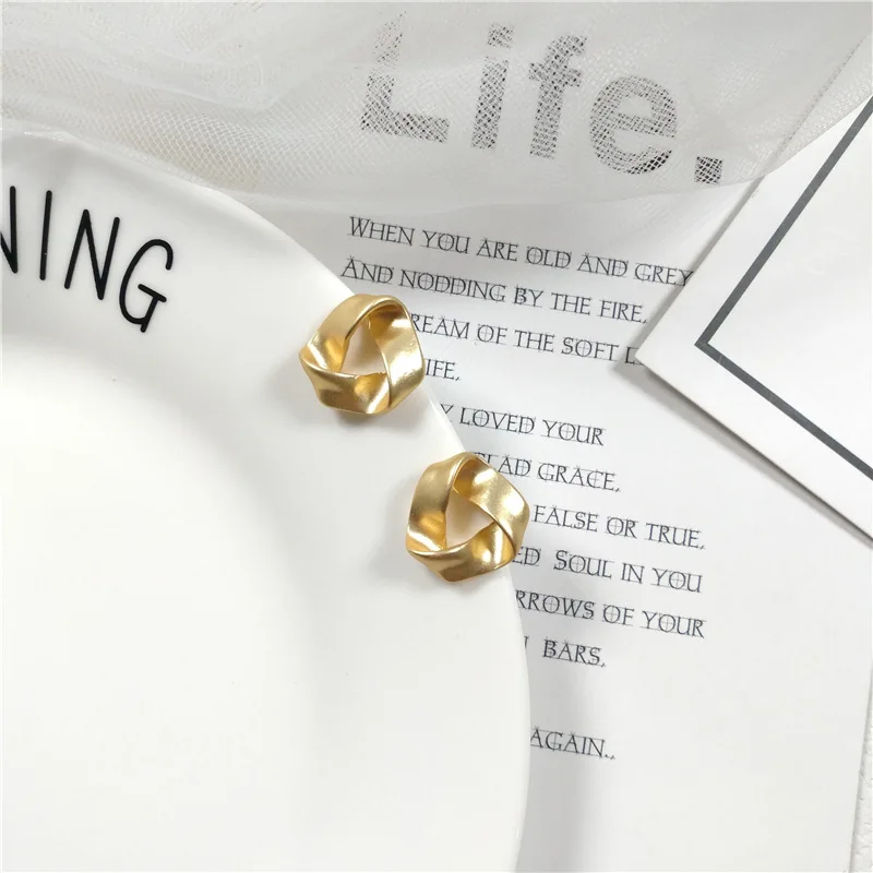 Женские серьги подвески в стиле панк нестандартные металлические Корейском