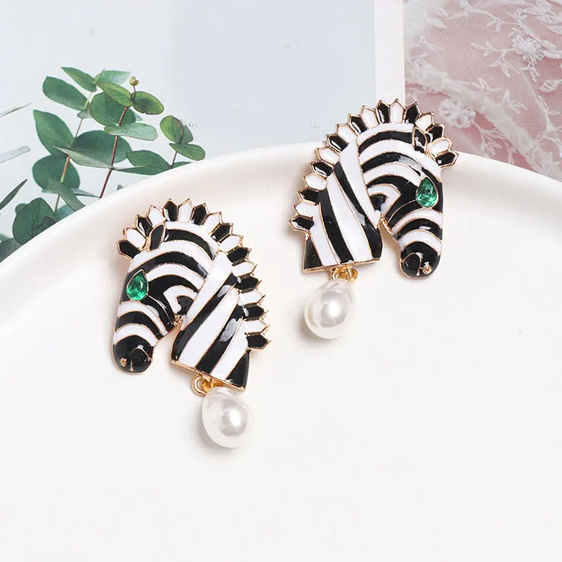 

Wholesale Fashion Trend Metal Earrings Statement Fine Drop Earring High-quality Jewelry Accessories For Women