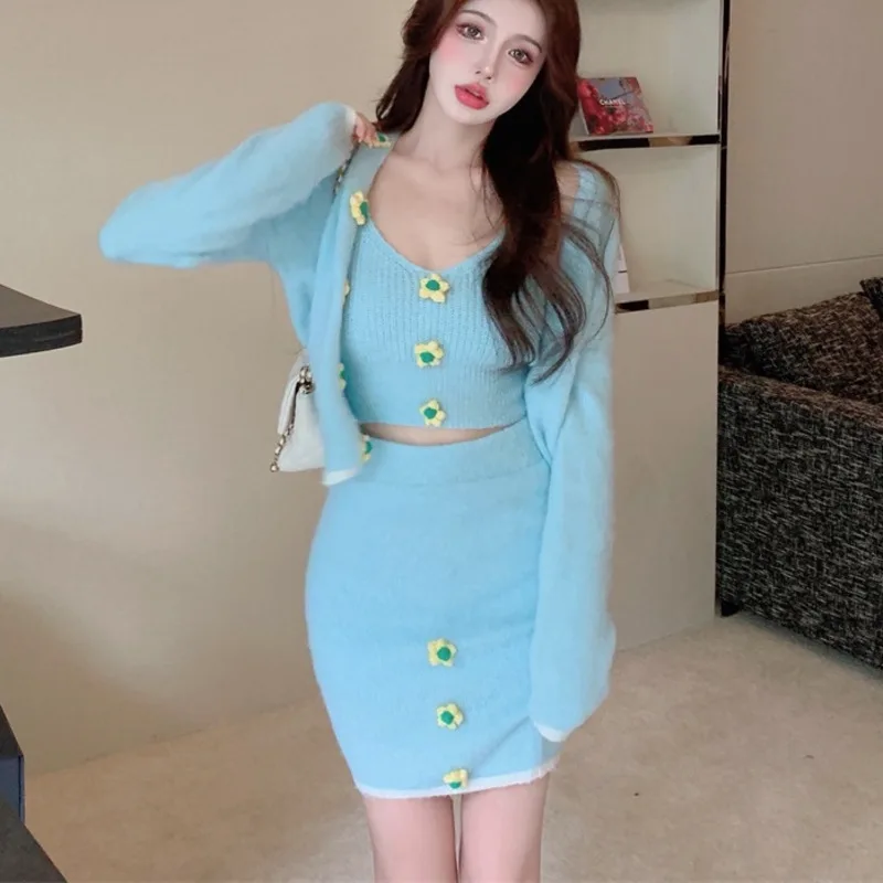 Женский трикотажный комплект из трех предметов кофта кардиган и облегающая