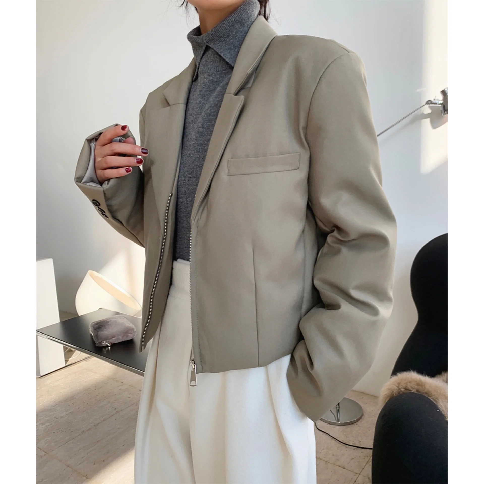 TINT ERA 90 Duck Down Jacket Winter New Style High Street Silhouette Suit-style Was Thinner Taller Short Section Warm Female Y2K
TINT ERA 90 Duck Down Jacket Winter New Style High Street Silhouette Suit-style Was Thinner Taller Short Section Warm Female Y2K