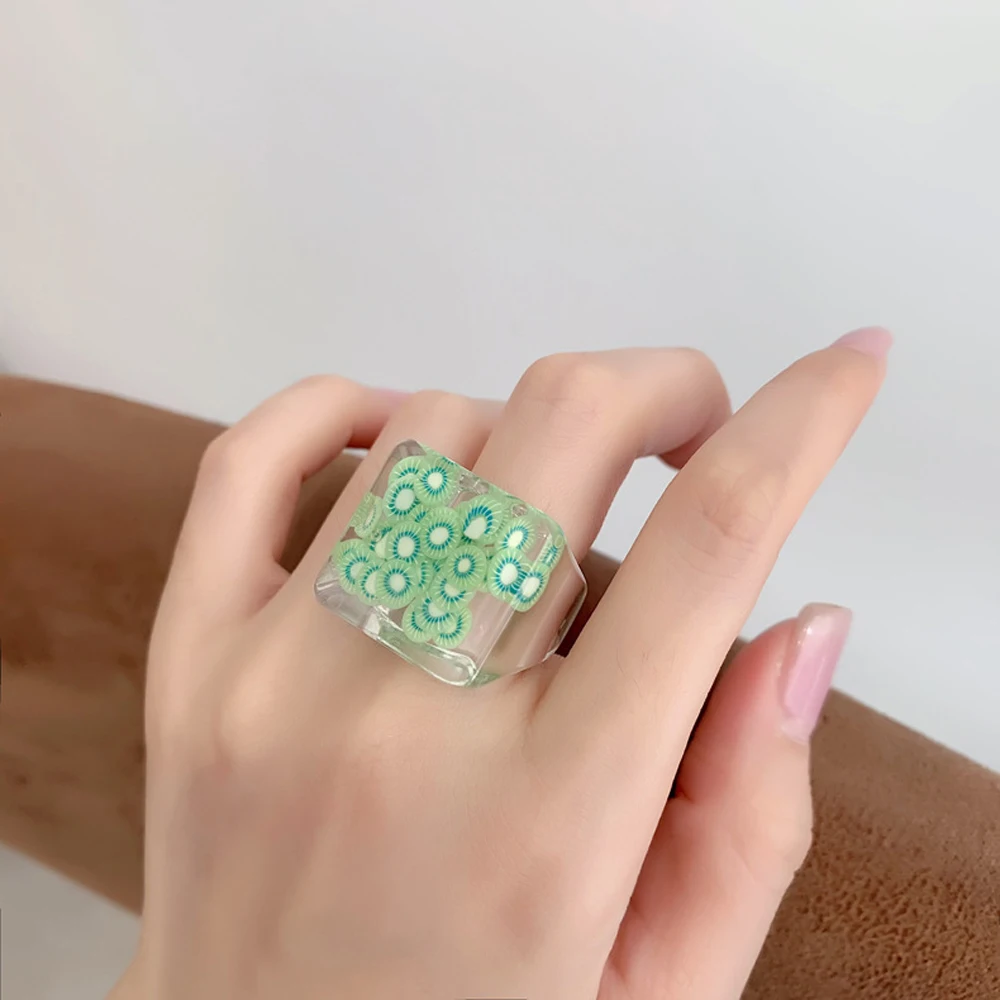 Корейское модное прозрачное кольцо из смолы с фруктами и клубничками квадратное