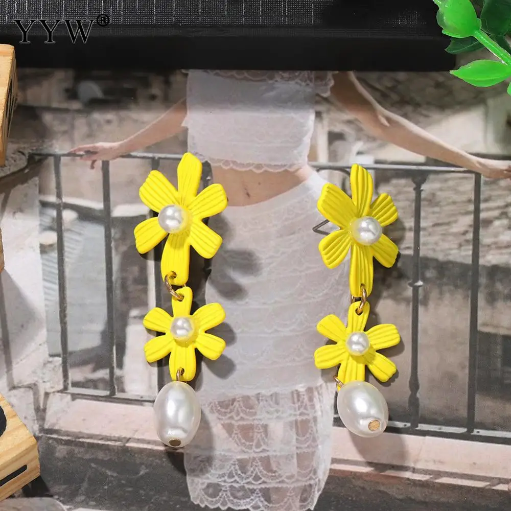 

Small Fresh Daisy Flower Earrings Pearl Flower Earrings Simple Fashion Earrings For Female Daily Wear Or Special Matching
