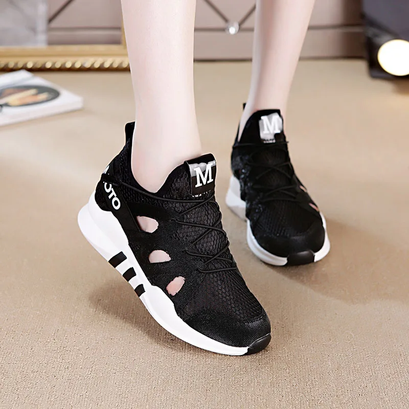 Летние сетчатые сандалии для женщин новинка 2021 дышащие удлиняющие модные белые