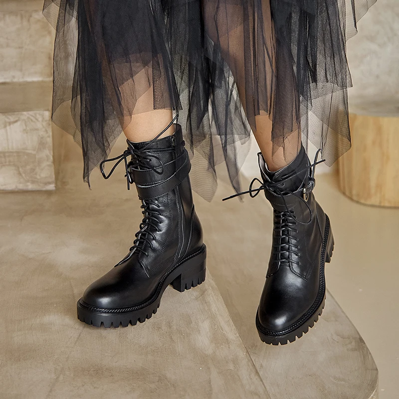 Murah 2020 Musim Semi Dan Musim Gugur Baru Wanita Renda Sepatu Fashion Martin Boots Belt Buckle Serbaguna Kulit Chunky Sepatu X498