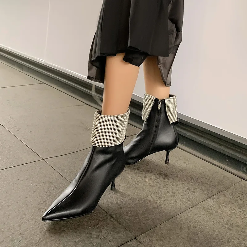 

Короткие ботинки, женская обувь, Новинка осени 2021, женская обувь особой формы на высоком каблуке с острым носком и боковой молнией, модная об...