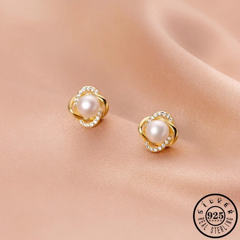 Женские серьги гвоздики из серебра 925 пробы с пресноводным