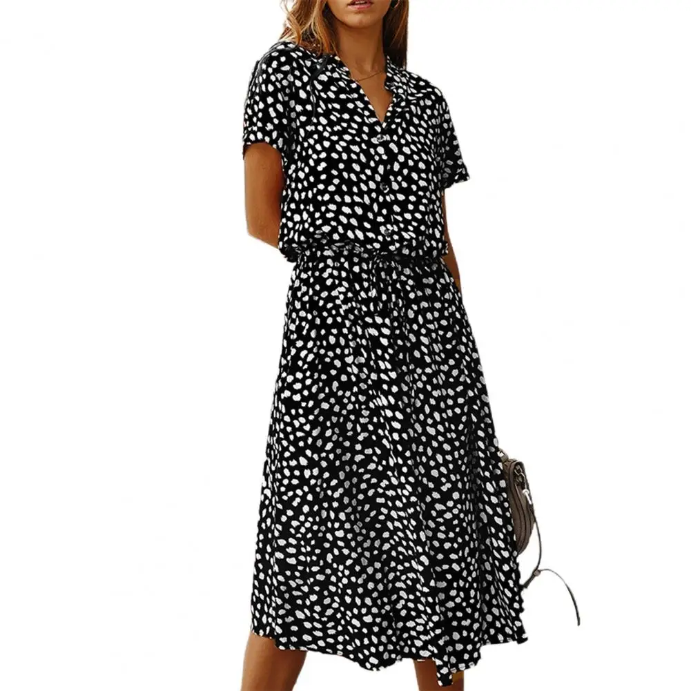 Женское платье-рубашка в горошек с высокой талией и коротким рукавом | Женская