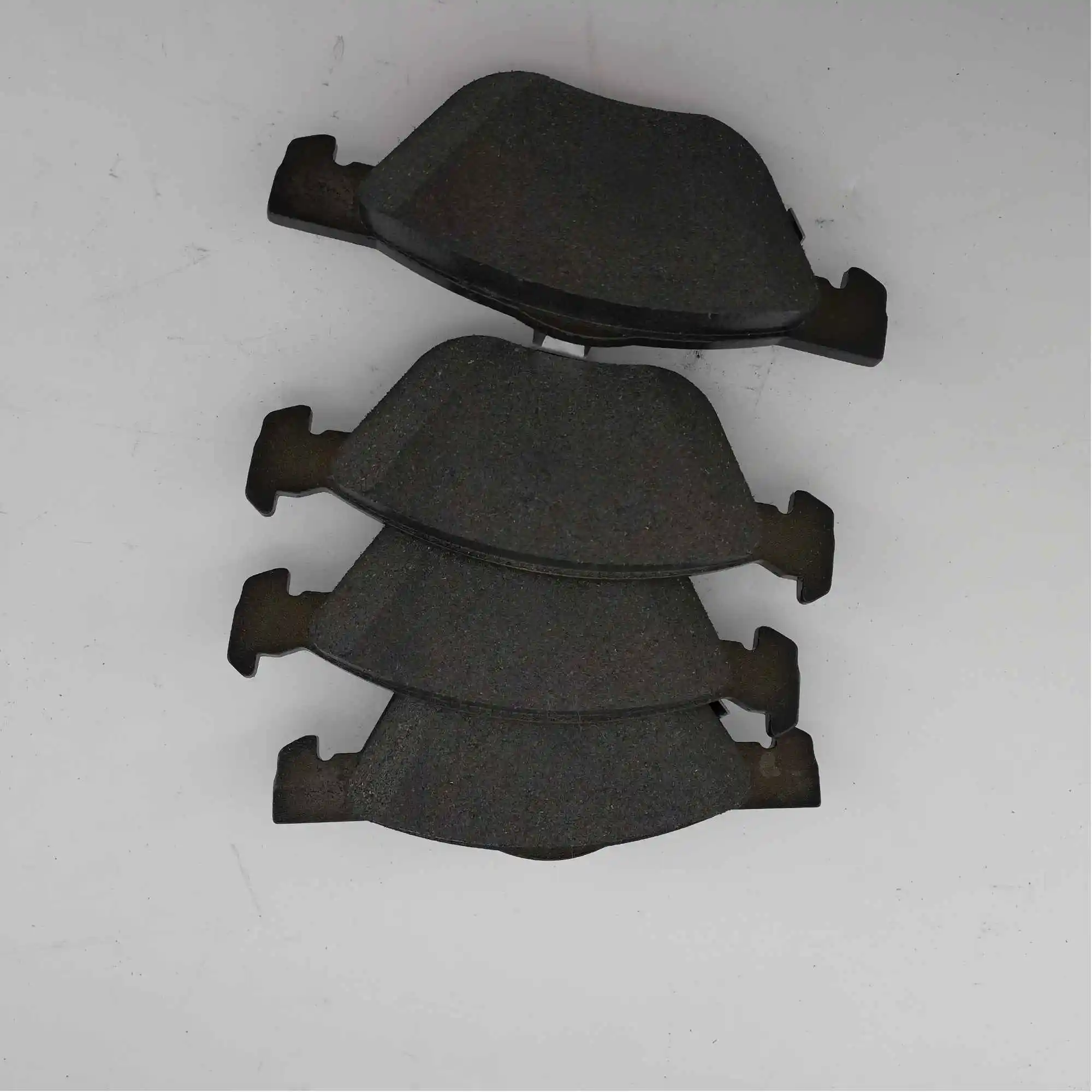 Автомобильные тормозные колодки 4 шт./компл. передние D011 для Trumpchi GS5 1 8 T GD011 |