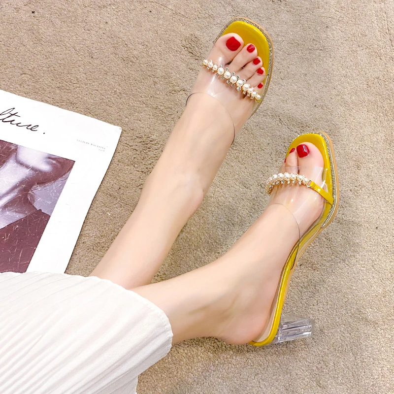 

Шлепанцы женские прозрачные на высоком каблуке, ПВХ, прозрачные, с жемчугом, открытый носок, сланцы, высокий каблук, белые желтые, лето 2021