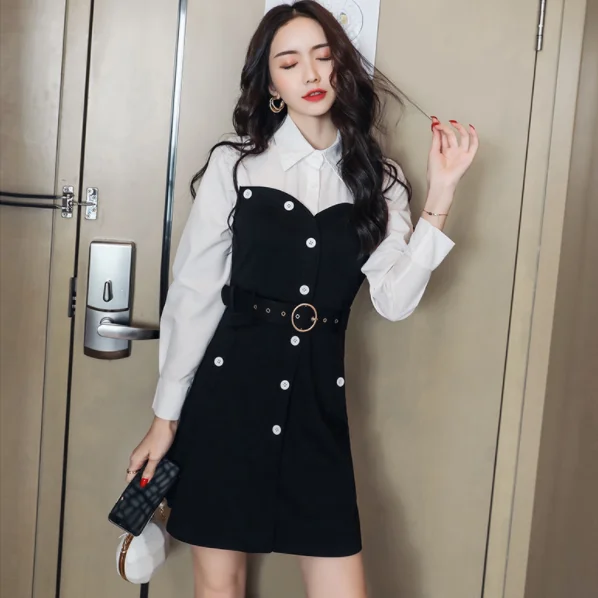 Женское офисное черное платье с длинным рукавом приталенное однобортное поясом