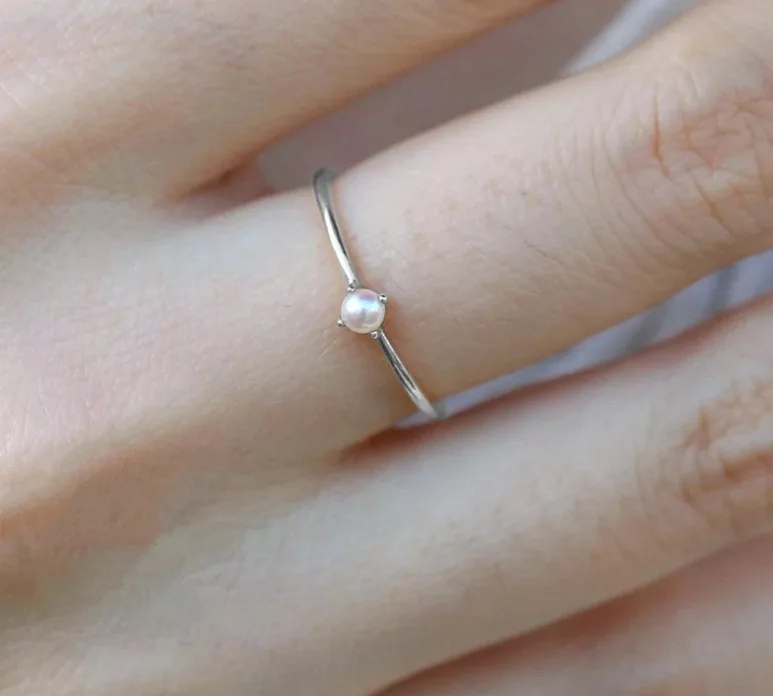 

Trendy Female White Pearl Stone Ring Rose Gold Silver Color Wedding Rings For Women Simple Bride Round Thin Engagement Ring