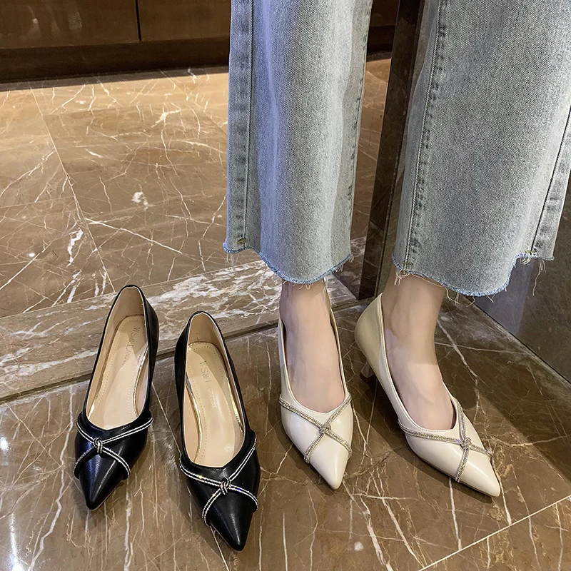

Pointed Toe Crystal Low Heels Korean Shoes Shallow Mouth Female Footwear Autumn Casual Sneaker All-Match Rhinestone 2021 Dress N
