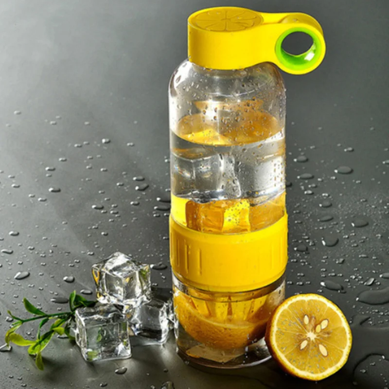 

Fashion sport drinking water bottle Lemon juice shaker bottle manual juicer fruit drinking bottle infuser for outdoor sports