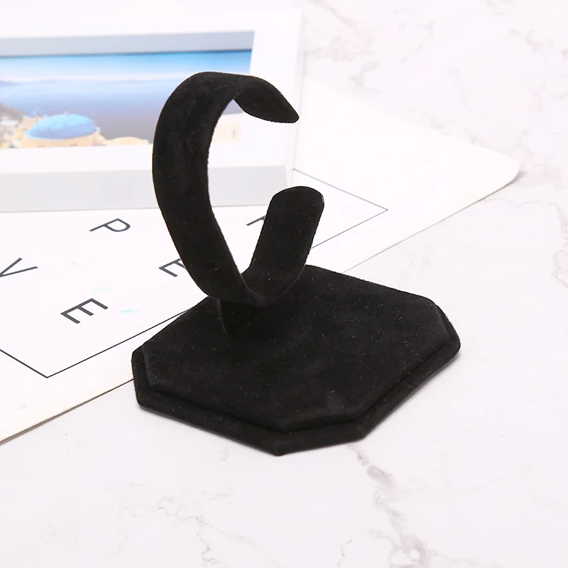 Вельветовая стойка для показа ювелирных изделий с-образным дизайном держатель