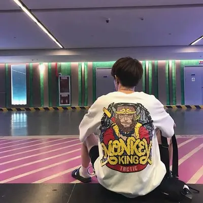 

Short-sleeved t-shirt male Hong Kong style loose casual simple versatile compassionate handsome