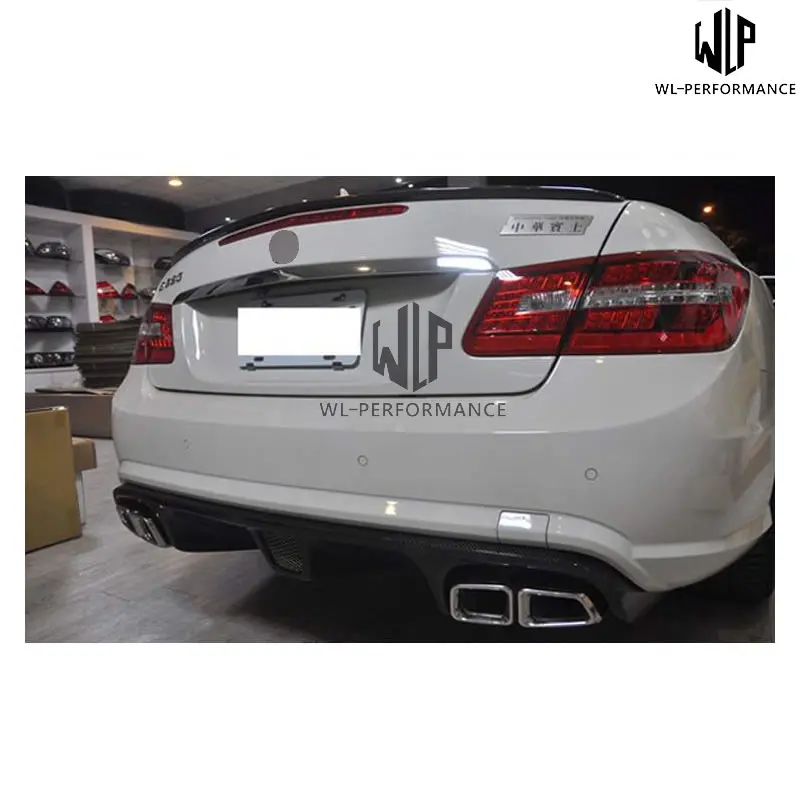 W207 высококачественный задний диффузор для губ из углеродного волокна